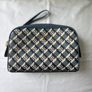 Tory Burch T Monogram Geo Zip Wristlet Pouch – Navy & Cream